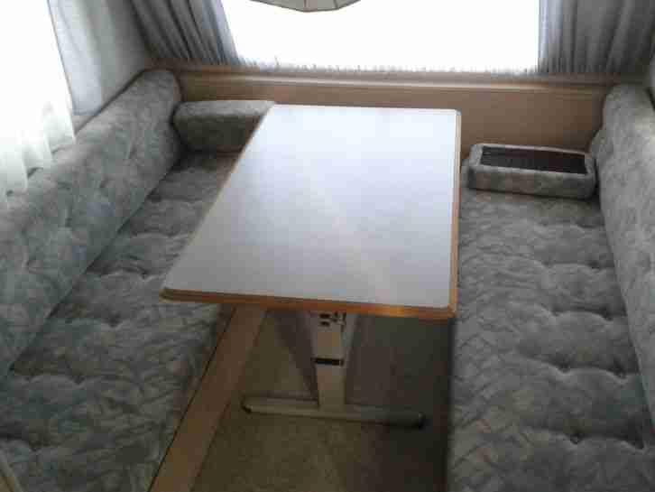 Wohnwagen Bj 1991 mit Vorzelt !!!! Erst Lesen dann Bieten!!!!!