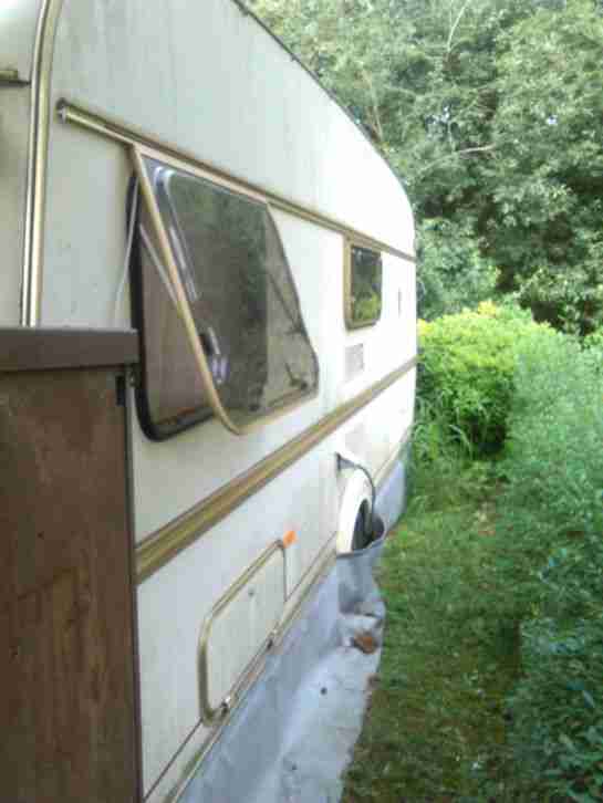 Wohnwagen/Dauercampingwohnwagen von Tabbert Comtesse 515 SD