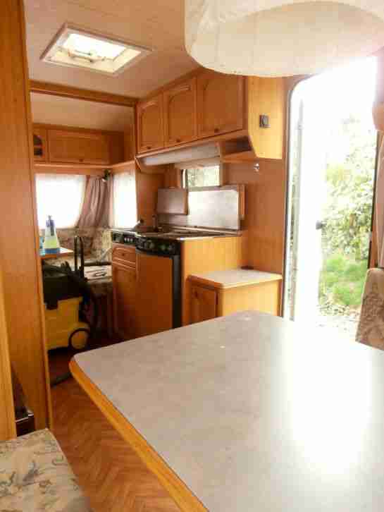 Wohnwagen Dethleffs Bolero 460 T mit Vorzelt