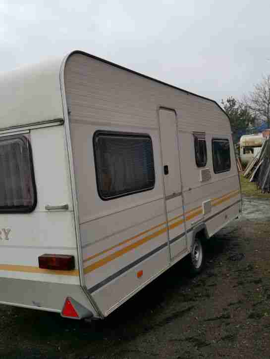 Wohnwagen Fa KNAUS Model COUNTRY 450 Baujahr 10.04.1992