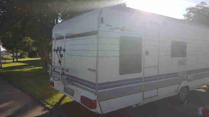 Wohnwagen Hobby , Etagebetten, Festbett , Mittelsitzgruppe
