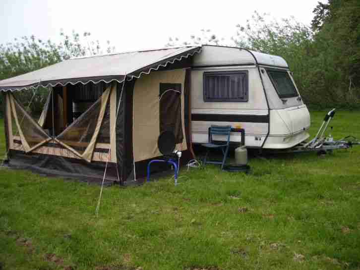 Wohnwagen Hobby Prestige 535, Rundsitzecke, 2te Sitzecke mit Komfortmatraze