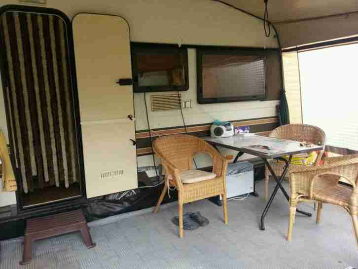 Wohnwagen Knaus 4306 mit Vorzelt