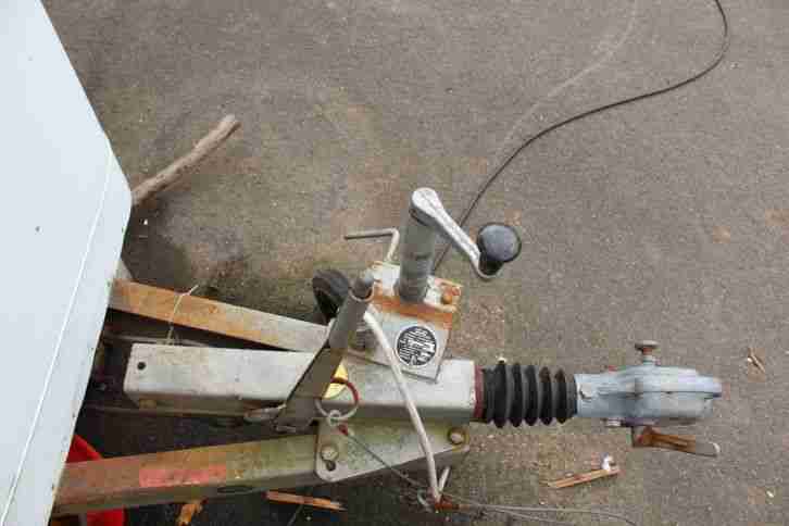 Wohnwagen Knaus Passat Bauwagen Gartenhaus mit Vorzelt und Einrichtung