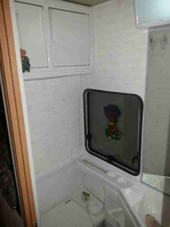 Wohnwagen buerstner lux