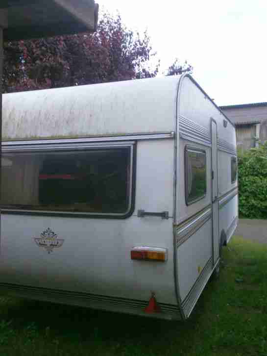 Wohnwagen mit Vorzelt Hobby 520T