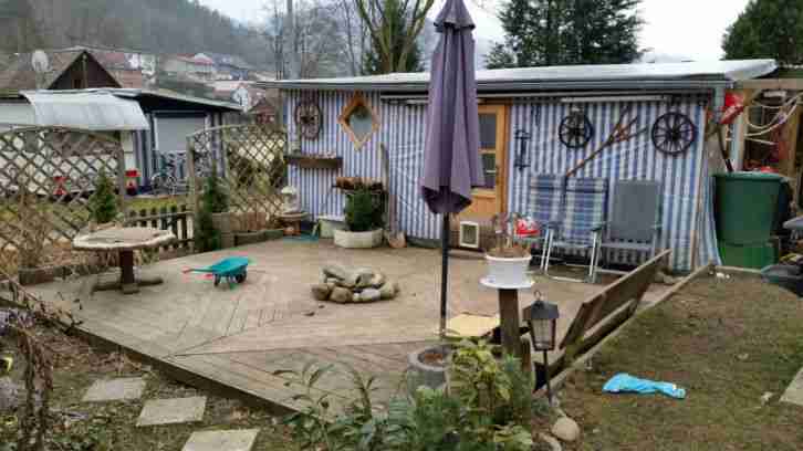 Wohnwagen mit festem voll isoliertem Vorbau