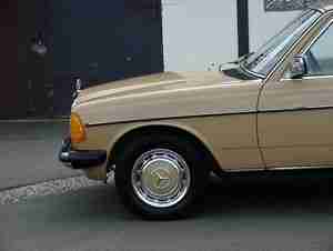 Wunderschöner Mercedes 200 W 123 aus 1979 mit nur 44350