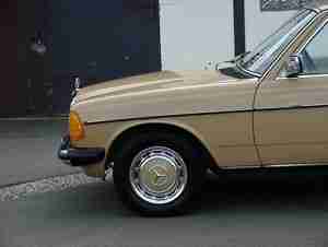 Wunderschöner Mercedes 200 W 123 aus 1979 mit