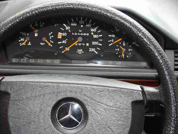 Wunderschöner Mercedes 300 Diesel Wagen 124 nur 122000 km -Jahreswagenzustand
