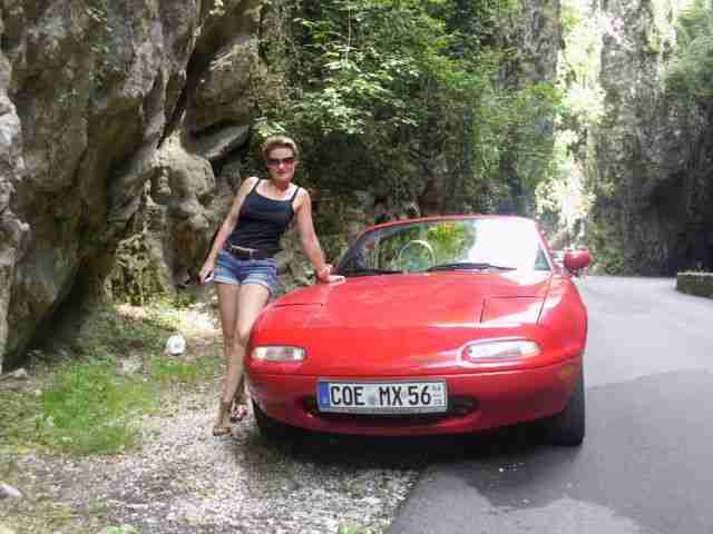 Youngtimer Roadster MX5 NA Bj 92 rot