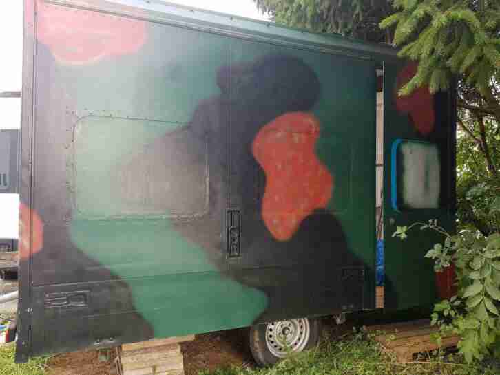 ANLIEFERUNG MÖGL. Anhänger ohne Papiere Kastenanhänger