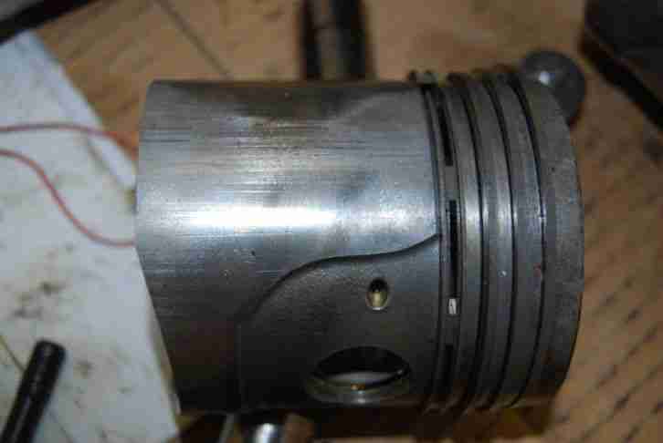 borgward isabella kolben,geraucht,stanardmass,bis zum schluss gelaufen