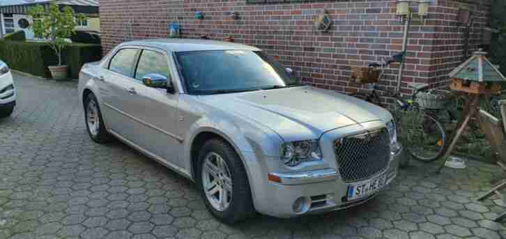 Crysler C 300 Limosine 3 L V 6 im Traumzustand Note 2+ "Bentley Look"