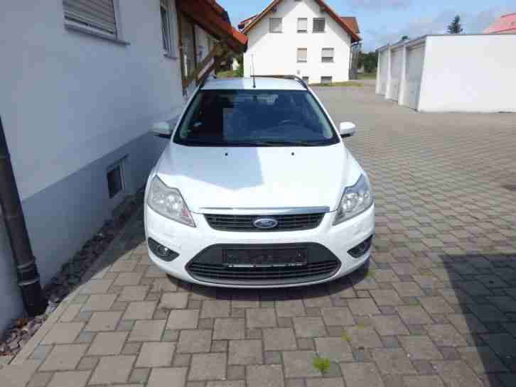 gepflegter Ford Focus, Kombi, 187800 km, weiss, funktionsfähig, nicht fahrbereit