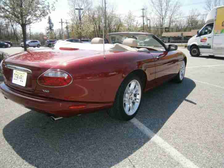 JAGUAR 2002 XK8 CABRIO/ROADSTER 4.0L V8 SCHOENE FARB COMBINATION