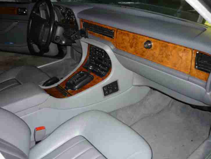 jaguar daimler XJ 40