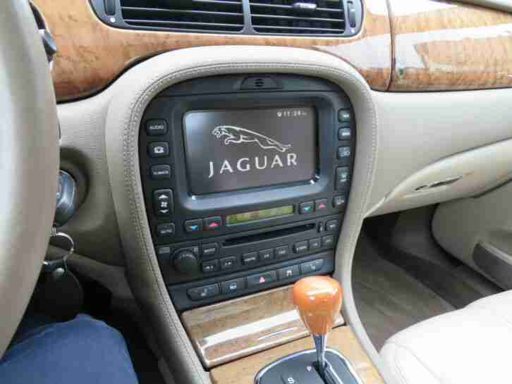 Jaguar S Typ 4. 2L V8 300PS