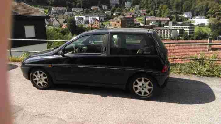 lancia y