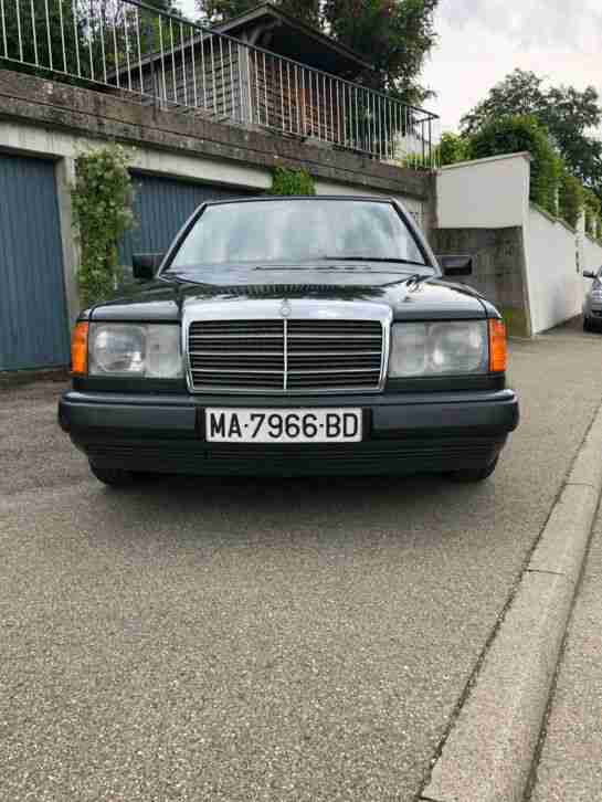 mercedes benz w 124 E300 Schwarz Schwarz