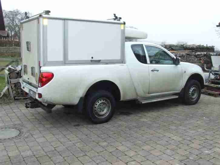 mitsubishi l200 Lkw mit pfau schneepflug und hardtop