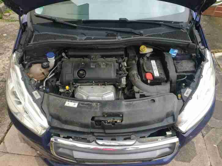 Peugeot 208 Unfallwagen