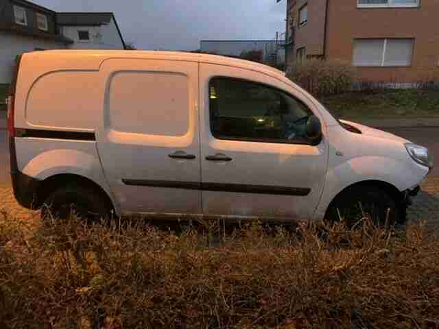 Renault Kangoo EZ 19.06.2015 nicht fahrbereit Unfallschaden Tüv "neu"