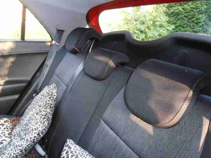 schicker sportlicher KIA Picanto, 2 Jahre alt, 51 kw, kaum benutzt