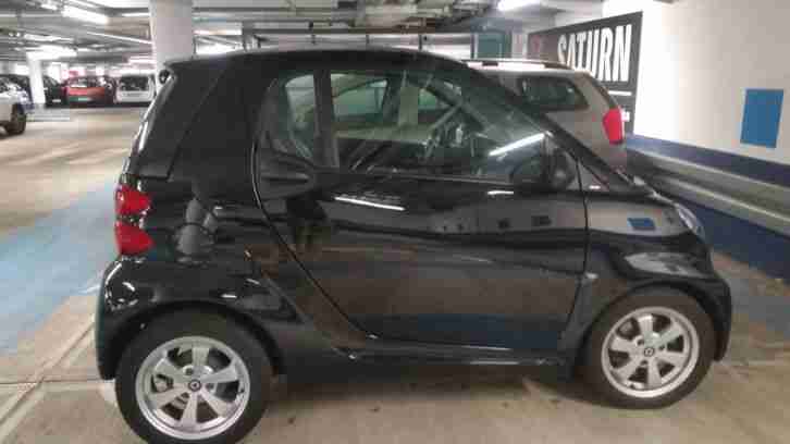 schwarzer Smart fortwo coupe`