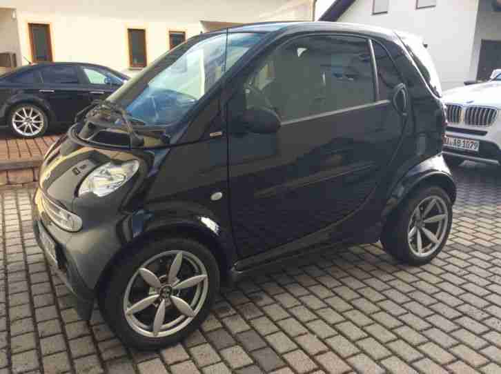smart For two Panoramadach, Sonderfelgen, CD, Tempomat usw.