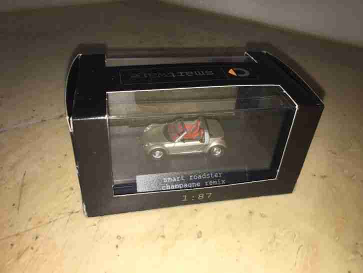 smart roadster 1:87 Vitrinenmodell Herpa Wiking