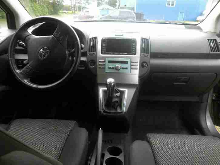 Toyota Corolla Verso D-CAT 177 PS