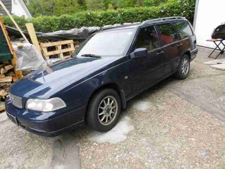 volvo V70 T5 2,4 Reparaturbedürftig Instandsetzung oder Export Klimaautomatik