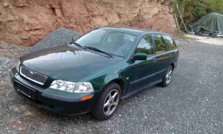 volvo v40