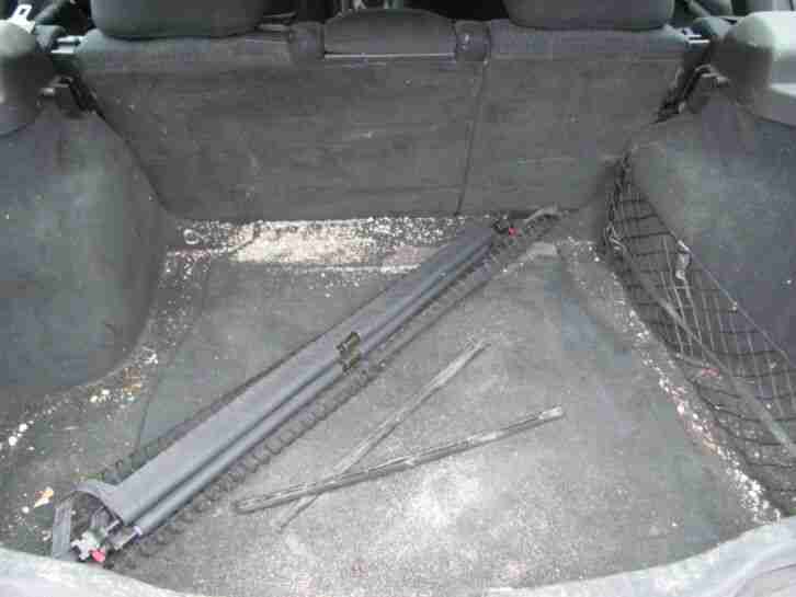 Volvo V40 1.8i Schrottfahrzeug Schlachtfahrzeug ohne Originalkat Auto Kombi