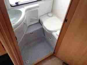wohnmobil wohnwagen Dusche Toilette Waschbecken
