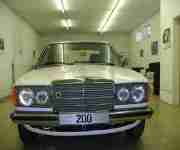 Wunderschöner Mercedes 200 W 123 autom. mit nur 74000 km orig. H Zula.