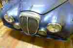 zwei JAGUAR DAIMLER V8 SP250 SALOON, 3 Motoren, einer